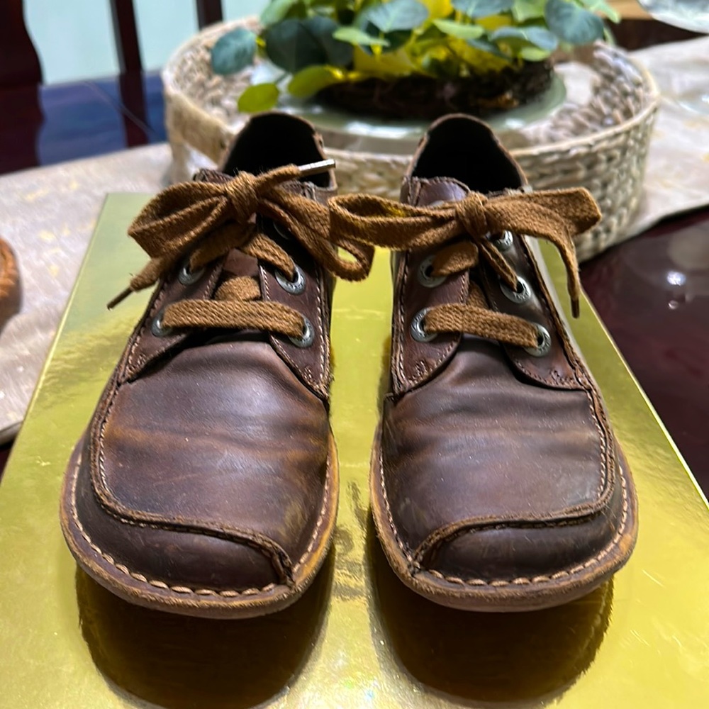 Clarks Artisan Brown Leather Lace Shoes Women’s Size 7